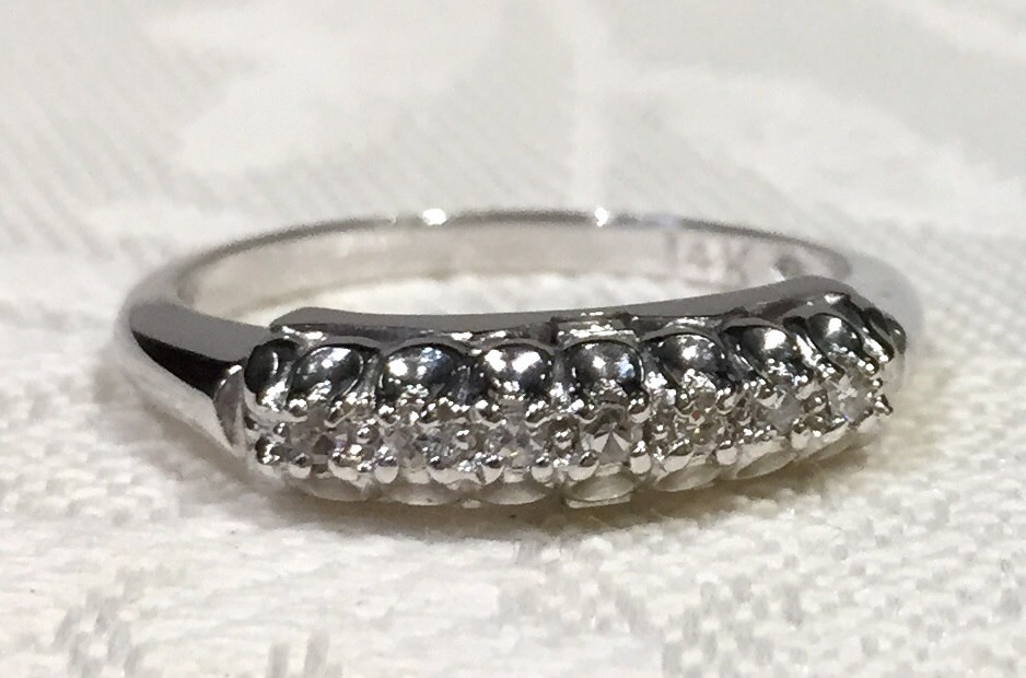 Vintage 14K Weißgold Diamant Ehering Stapelbarer Kombiring Vintage 14K Weißgold Diamant Ehering Stapelbarer Kombiring von AssociatedDiamonds