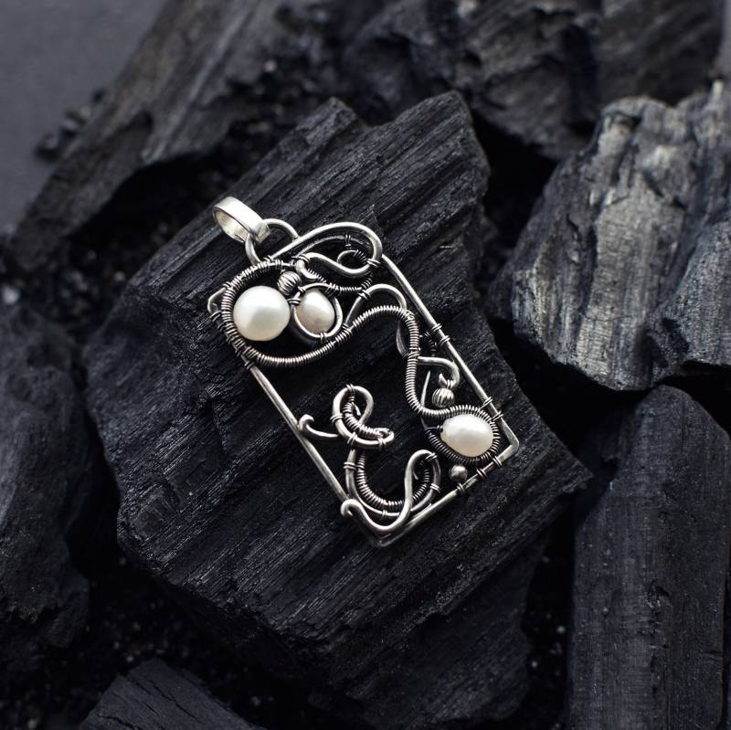 Silber Buchstabe E Halskette Draht Eingewickelt Monogramm Anhänger Personalisiertes Geschenk von AstannaJewelry