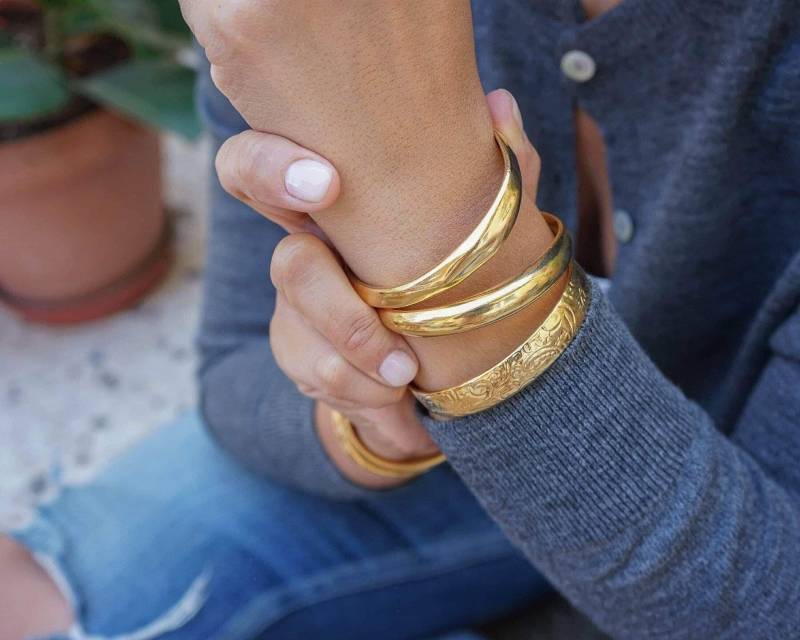 Gold Mutige Armspange, Dickes 24K Vergoldetes Armband, Stapeln Statement Armband Boho Zart Minimalistisch, Free People Style, 16, 5 - 20 cm von Asterodea