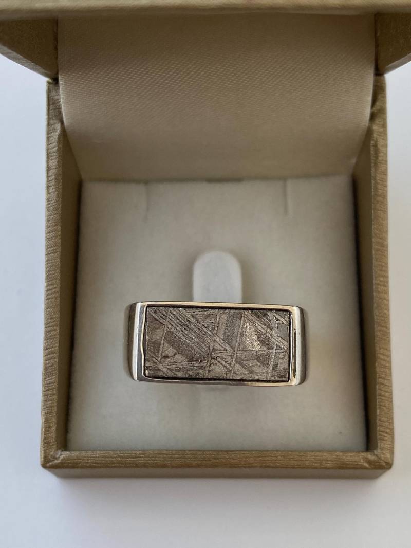 Silberring Mit Meteorit, Muonionalusta, 17.5 X 8 Mm von AsteroidWallArt