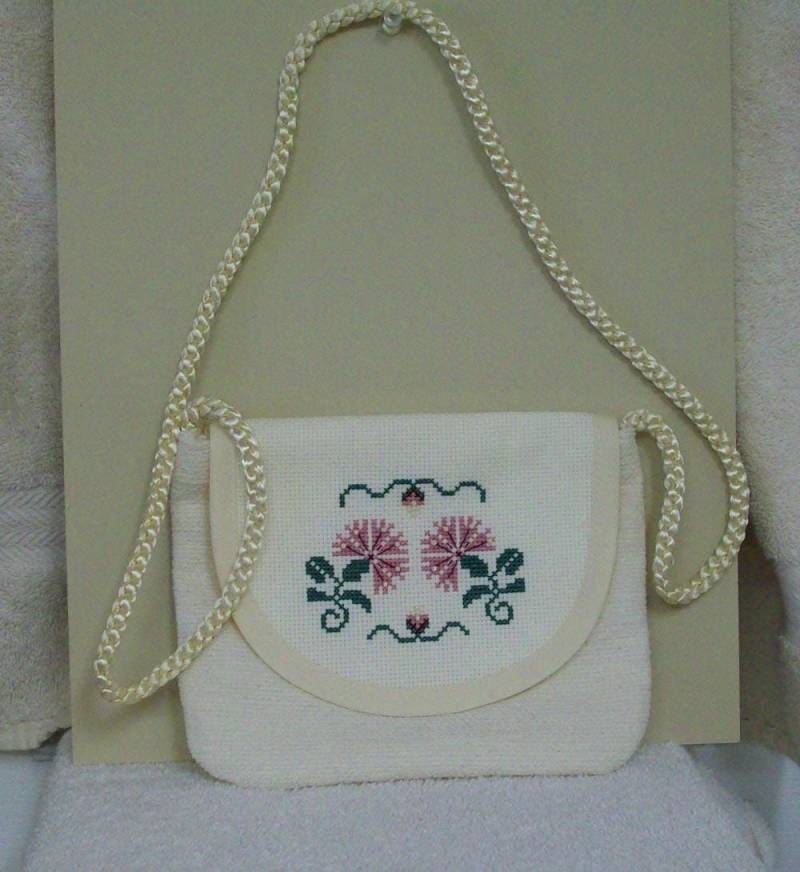 Blume-Geldbörse Blume-Geldbörse von AstitchNtimeXstitch