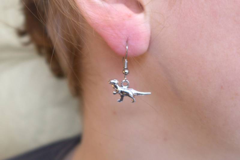 Dinosaurier Ohrringe | Splitter Baumelnde T-Rex Brontosaurus von AstraEtLunae