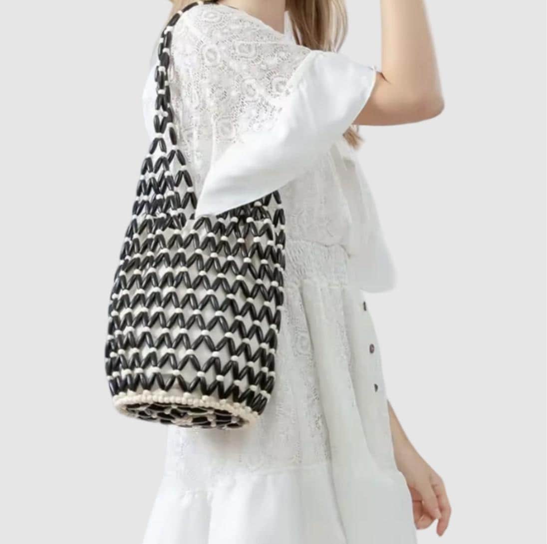 Gewebte Damenhandtasche, Sommerdesign Mit Hohlen Holzperlen, Crossbody-Tasche Im Eimerstil, Strandtasche Aus Netztem Canvas von AstralAuraAccentsCo