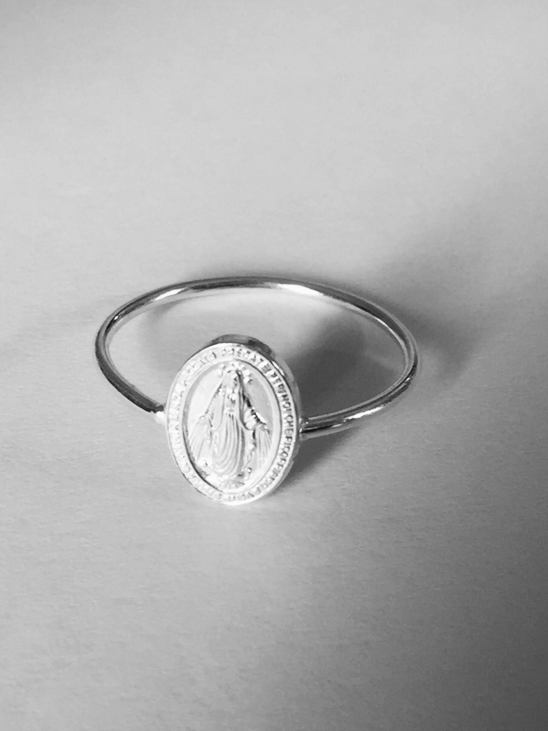 Wundertätiger Medaillenring Aus Massivem Silber | Ring Der Jungfrau Maria, Großes Modell Wundertätiger Medaillenring Aus Massivem Silber | Ring Der Jungfrau Maria, Großes Modell von AstridMessJewelry