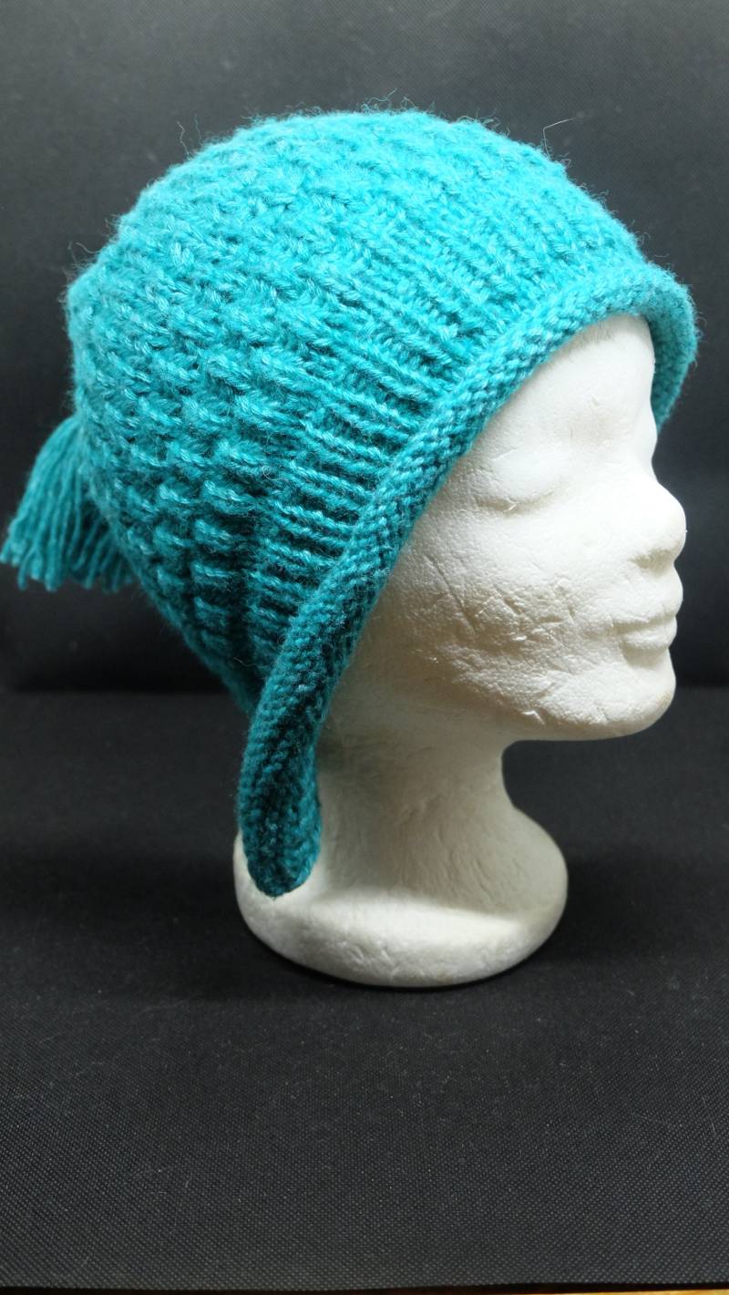 Handgestrickte, Extravagante Grüne Damenmütze Mit Quaste Aus Seide Und Merino von AstrinsNadelsalat