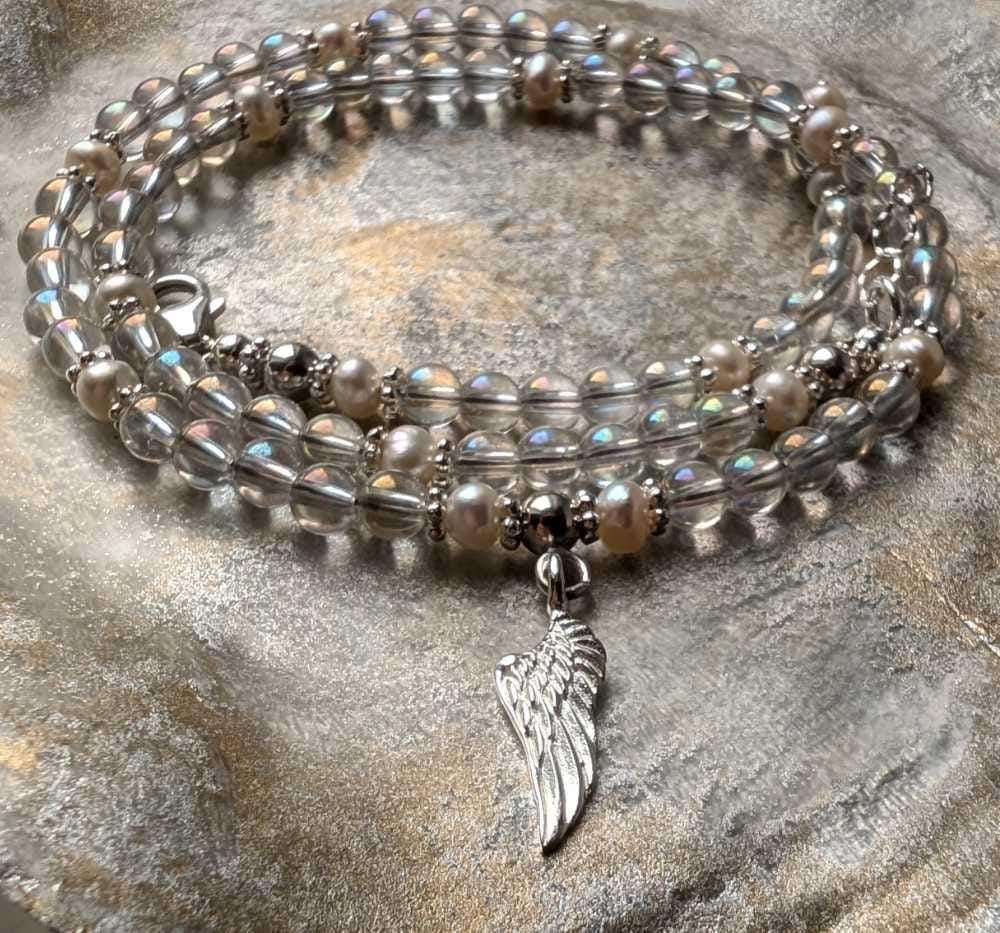 Angel Aura, Süßwasser Perlen, Schutzengel Kette Mit Silber Engelflügel Angel Aura, Süßwasser Perlen, Schutzengel Kette Mit Silber Engelflügel von Astrokreativ