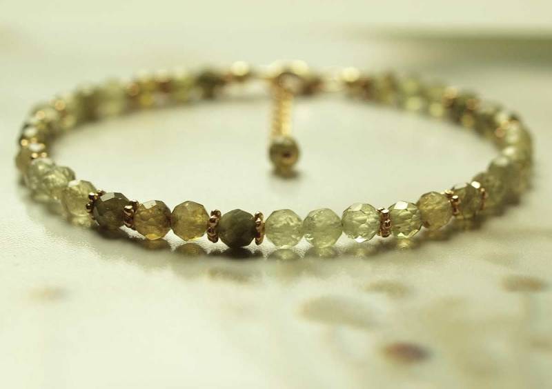 Grossular-Grüner Granat-Armband, Vergoldetes Silber Grossular-Grüner Granat-Armband, Vergoldetes Silber von Astrokreativ