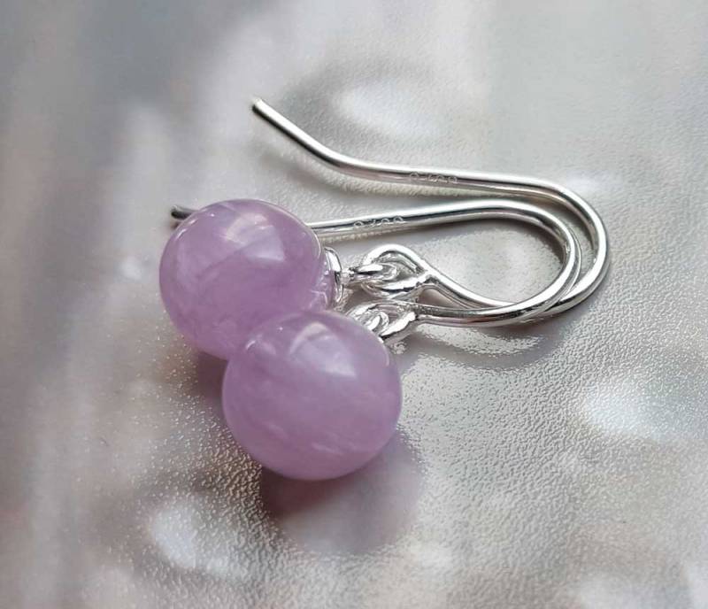 Ohrringe Aus Silber Mit Kunzit Kugeln Ohrringe Aus Silber Mit Kunzit Kugeln von Astrokreativ