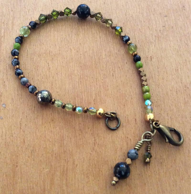 Jungfrau-Astro-Armband Für Umgang Mit Details Und Organisation Ihres Lebens Peridot, Swarovski-Kristall, Schwarzer Spitze Achat Pyrit Beinhaltet Jungfrau-Astro-Armband Für Umgang Mit Details Und Organisation Ihres Lebens Peridot, Swarovski-Kristall, Schwarzer Spitze Achat Pyrit Beinhaltet von AstrologyJewelry93