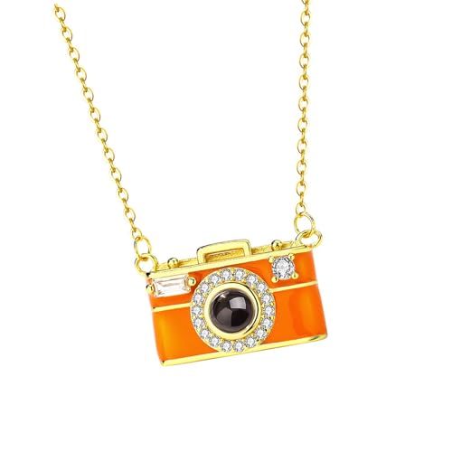 Asukohu Einstellbare Kamera Anhänger Halskette Mehrsprachige Projektion Feature 100 Sprachen Kompakte Design Kupferschmuck Sprache Übersetzer Schmuck Geschenk Asukohu Einstellbare Kamera Anhänger Halskette Mehrsprachige Projektion Feature 100 Sprachen Kompakte Design Kupferschmuck Sprache Übersetzer Schmuck Geschenk von Asukohu