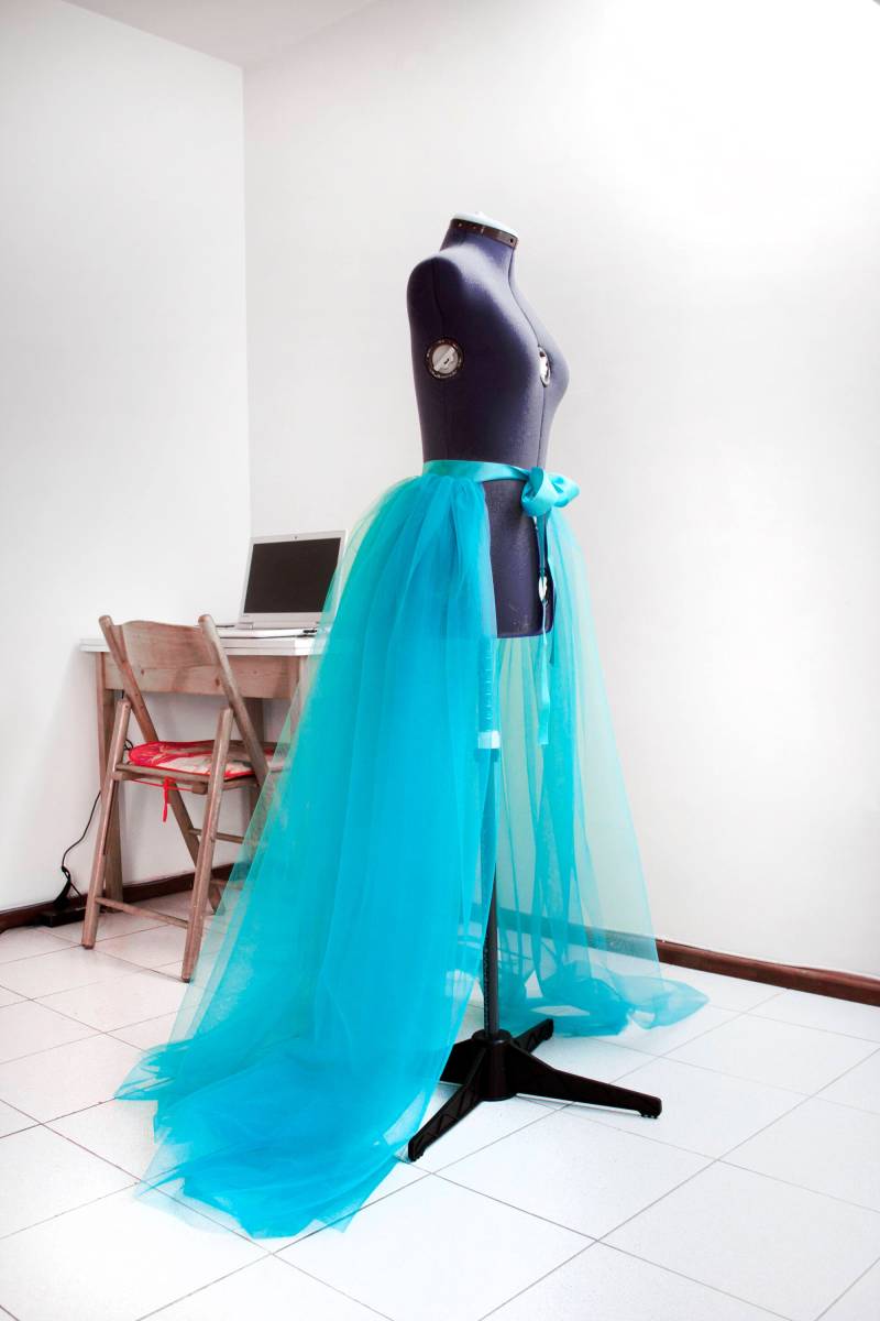 Blauer Tüll-Überrock Abnehmbare Brautschleppe, Langer Formeller Rock von AsyaSkirts