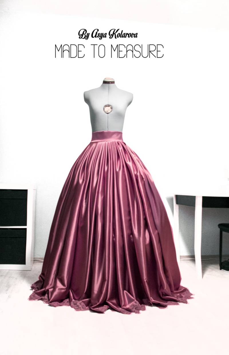 Dusty Rose Satin Rock Plissee Spitzensaum Ballkleid von AsyaSkirts
