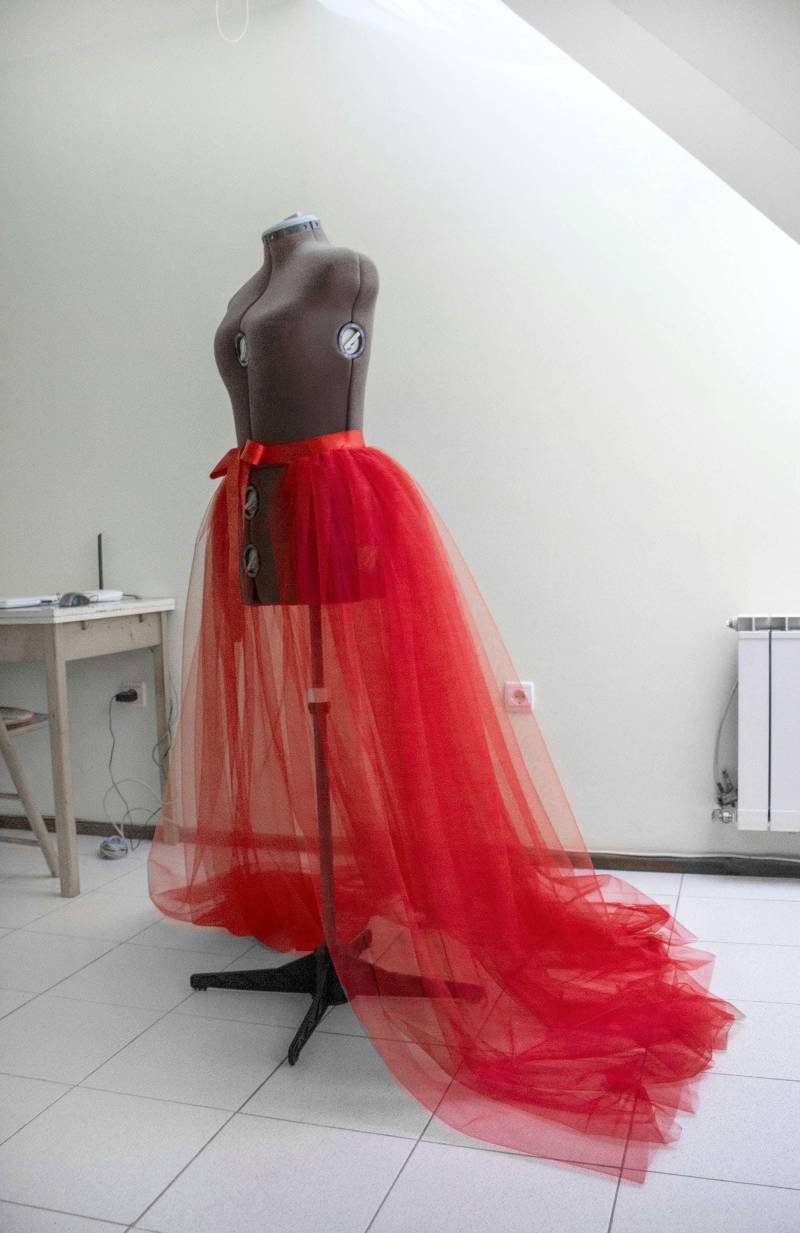 Roter Tüll Überrock Abnehmbare Formelle Ballkleid Schleppe von AsyaSkirts