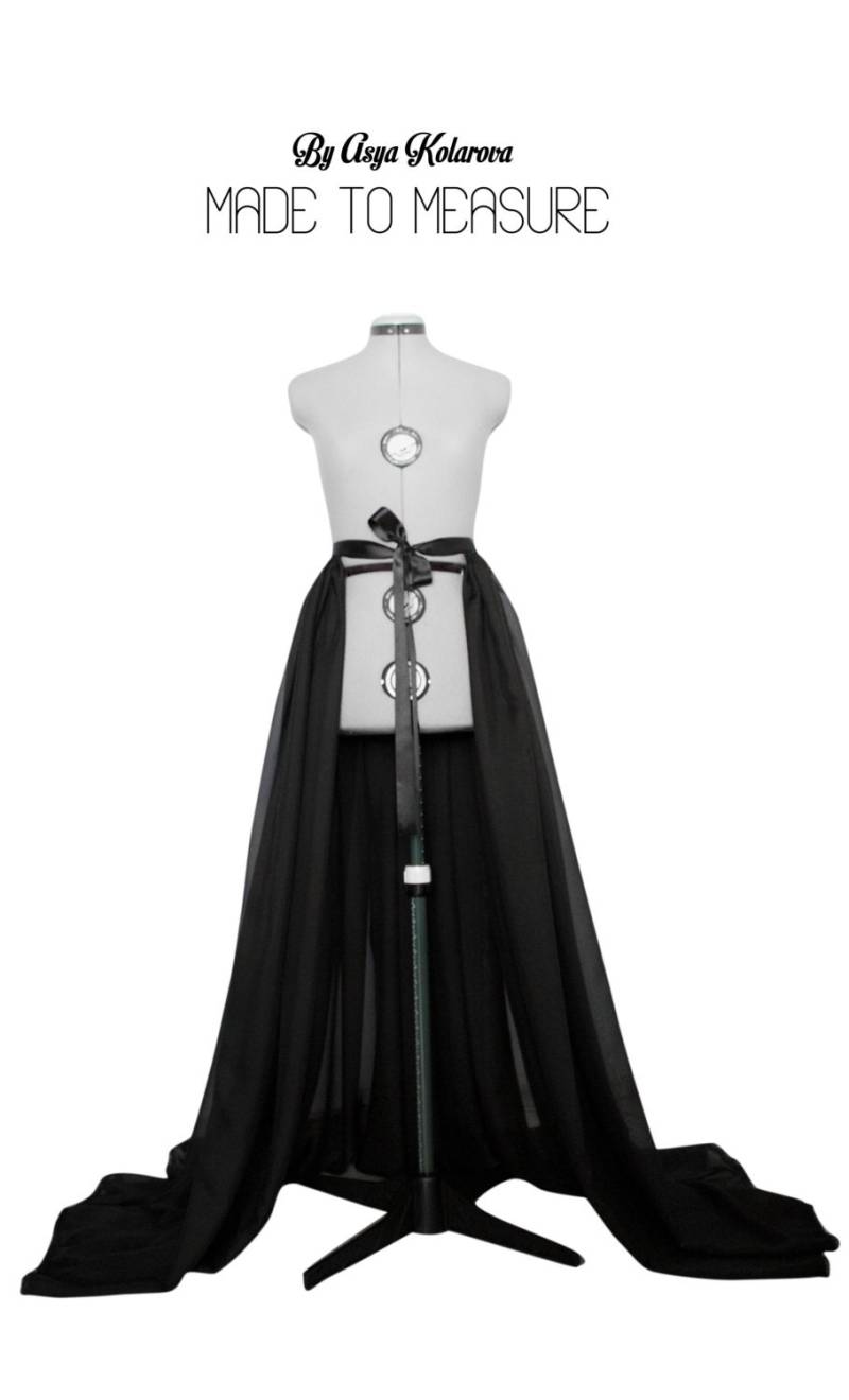 Schwarzer Chiffon Überrock Abnehmbare Braut-Hochzeits-Schleppe von AsyaSkirts