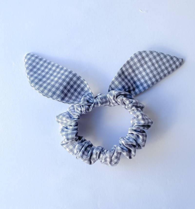 Handgefertigter Scrunchie Mit Grauen Gingham-Karo | Haargummi Aus Stoff von AtandoMilCabos