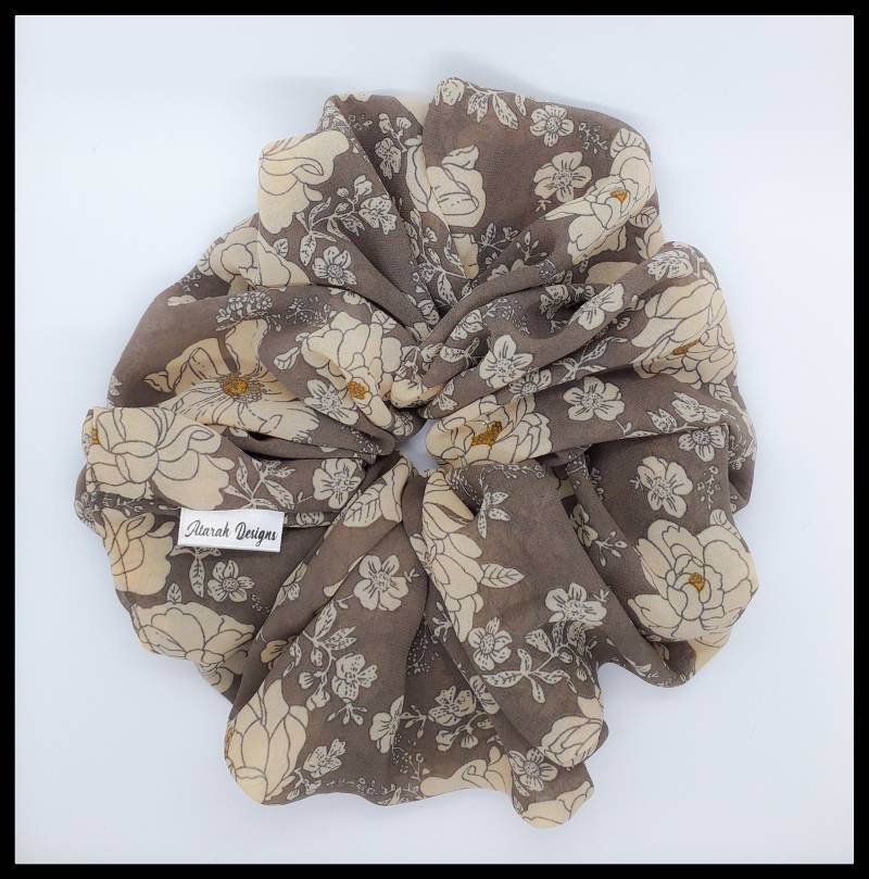 Jumbo Größe Scrunchie - The Celeste Floral Print von AtarahDesignsInc