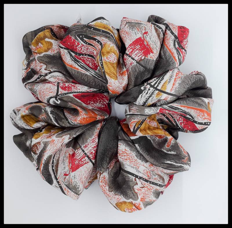 Jumbo Größe Scrunchie - The Marjorie Seide von AtarahDesignsInc