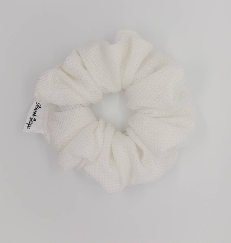 Petite Size Scrunchie - The Phylicia Weiß von AtarahDesignsInc