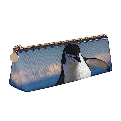 Atasc Pinguin Walking Printed Damen Leder Federmäppchen Große Kapazität Federmäppchen Stifttasche mit Reißverschluss für Büro, siehe abbildung, Einheitsgröße, Taschen-Organizer von Atasc