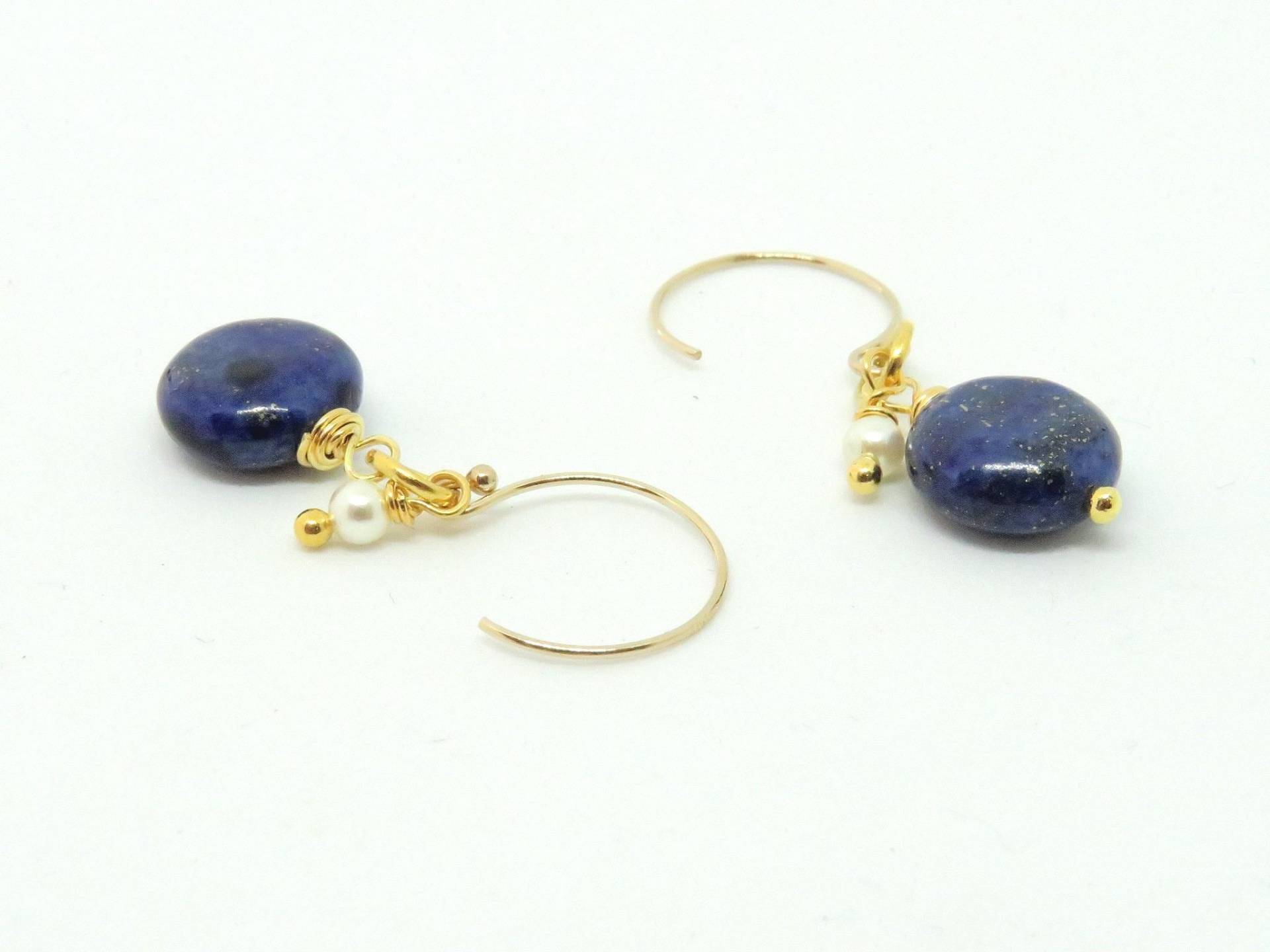 Lapis Lazuli Ohrringe Gold Filled, Sterling Silber, Swarovski Perle, September Geburtsstein Lapis Lazuli Ohrringe Gold Filled, Sterling Silber, Swarovski Perle, September Geburtsstein von Atelier11Design