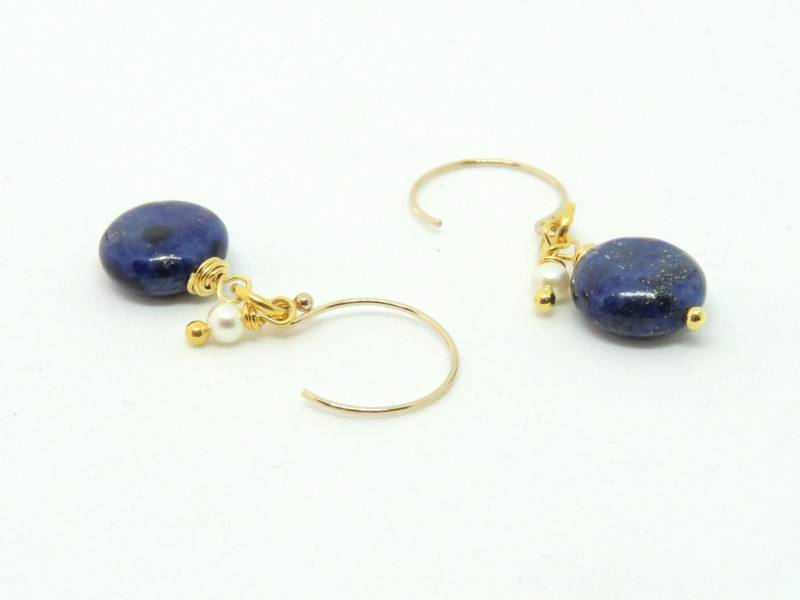 Lapis Lazuli Ohrringe Gold Filled, Sterling Silber, Swarovski Perle, September Geburtsstein Lapis Lazuli Ohrringe Gold Filled, Sterling Silber, Swarovski Perle, September Geburtsstein von Atelier11Design