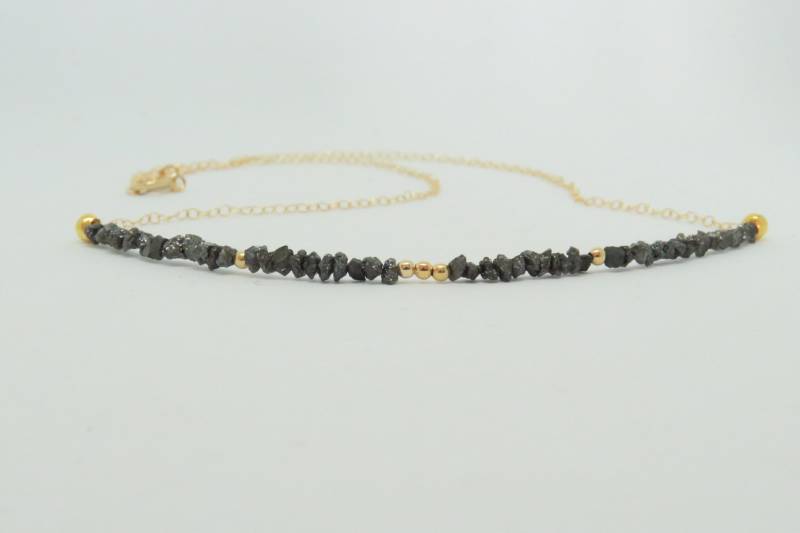 Rohe Schwarze Diamant Halskette Gold Filled Kette, April Geburtsstein von Atelier11Design