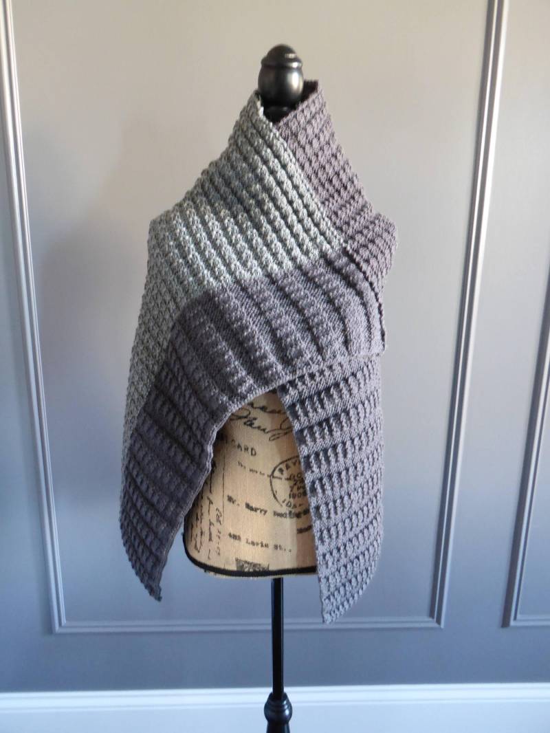 Extra Langer Strickschal, Zweifarbiger Schal Wrap, Handgestrickte Artikel, Mode Grauer Trendige Decke, Warm Und Gemütlich von Atelier5D