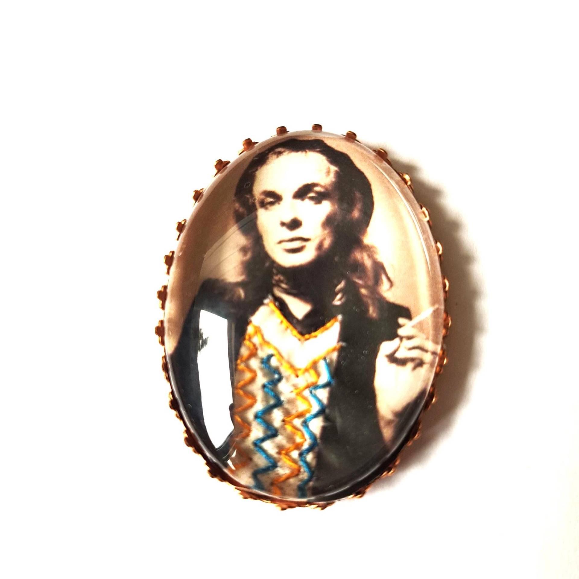 Brian Eno Handbestickte Brosche von AtelierAgueda