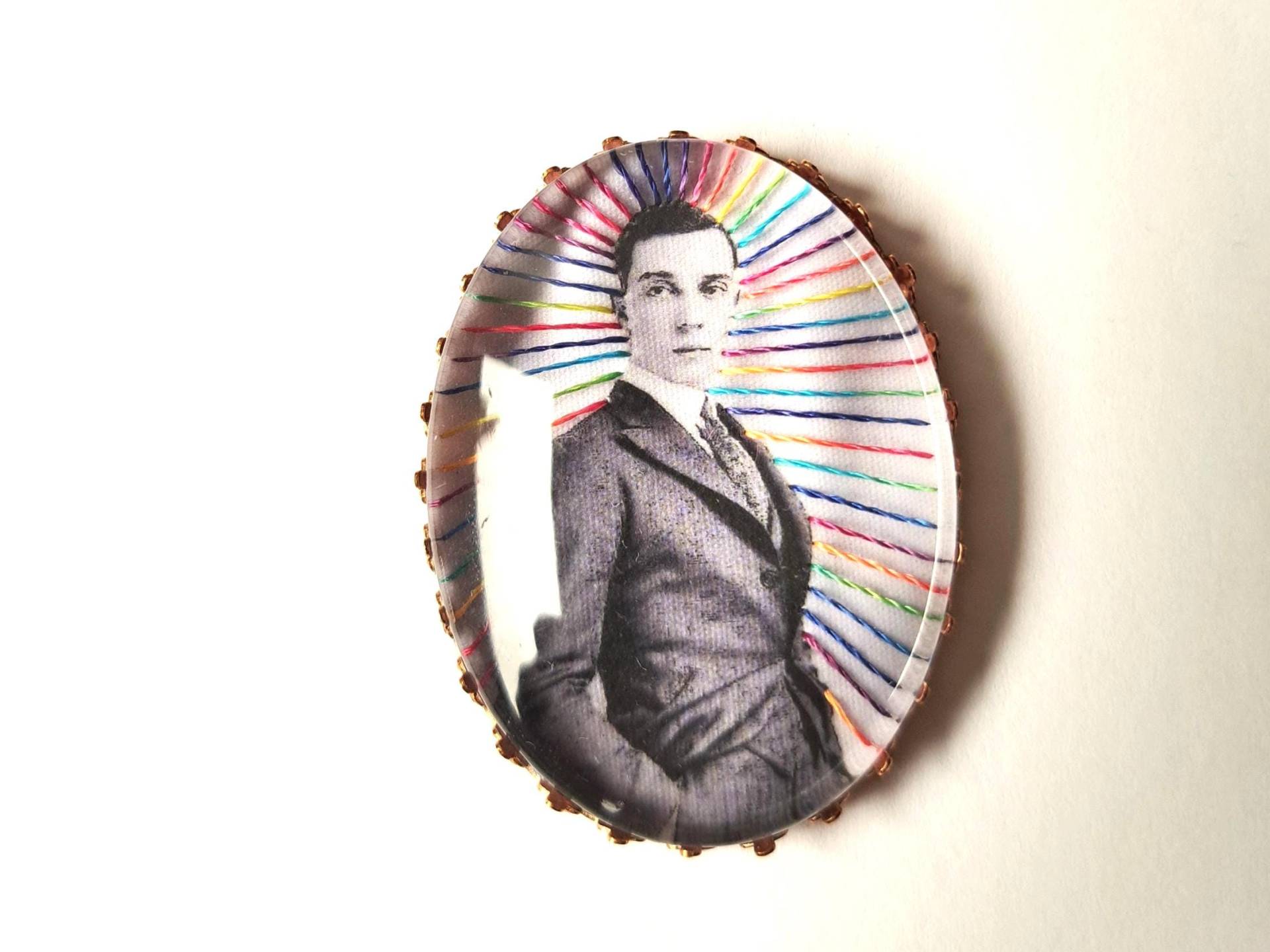 Buster Keaton Handgestickte Brosche von AtelierAgueda