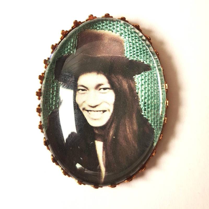 Damo Suzuki Can Handbestickte Brosche von AtelierAgueda