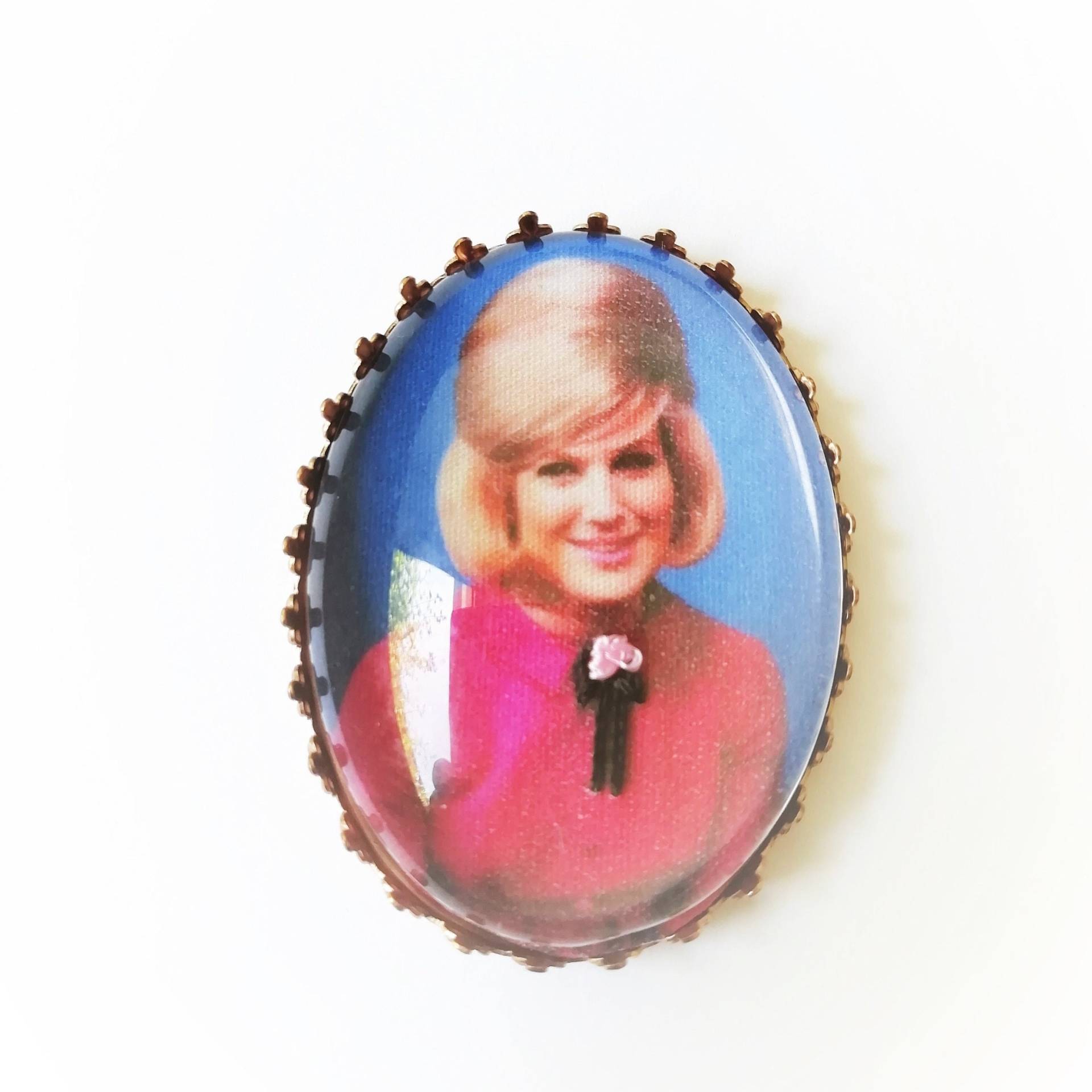 Dusty Springfield Handbestickte Brosche von AtelierAgueda