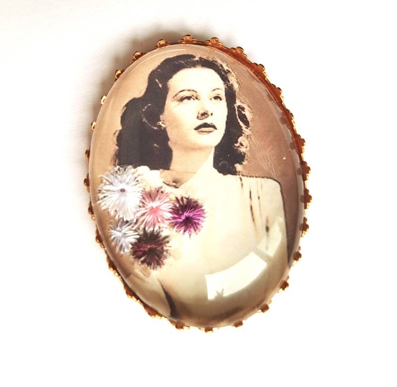 Handbestickte Brosche Von Hedy Lamarr von AtelierAgueda