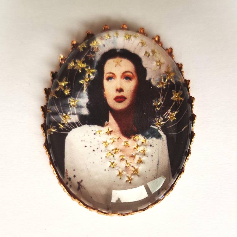 Handbestickte Brosche Von Hedy Lamarr von AtelierAgueda