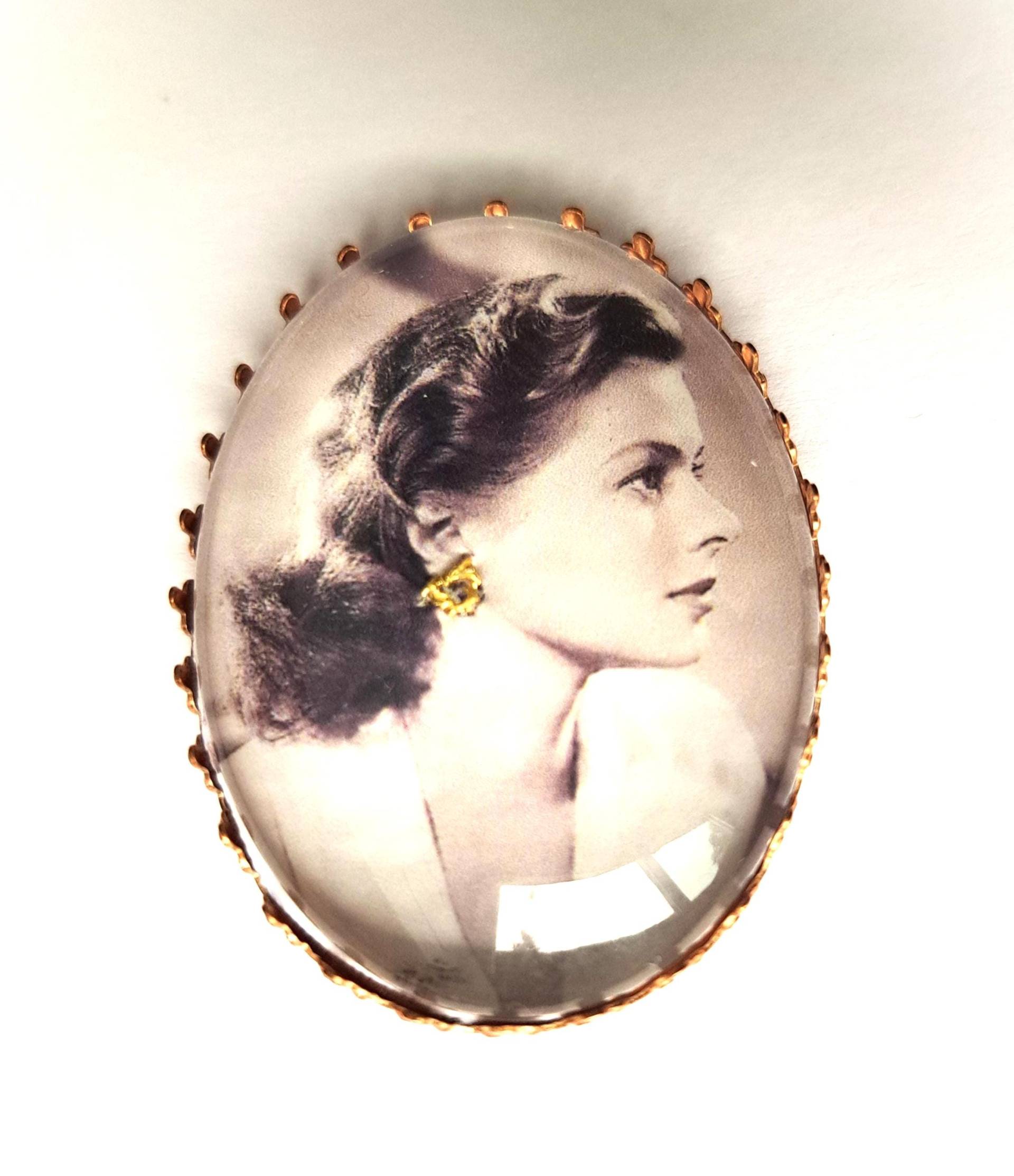 Handbestickte Brosche Von Ingrid Bergman von AtelierAgueda