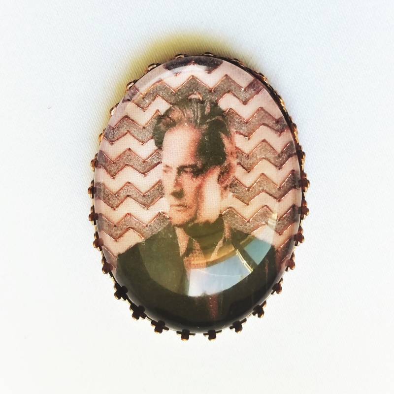 Handgestickte Anstecknadel „Twin Peaks" Von Dale Cooper Handgestickte Anstecknadel „Twin Peaks" Von Dale Cooper von AtelierAgueda