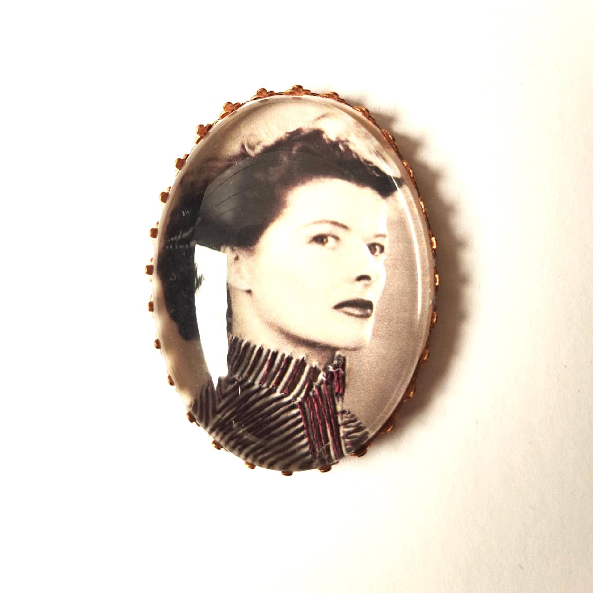 Handgestickte Brosche Von Katharine Hepburn von AtelierAgueda