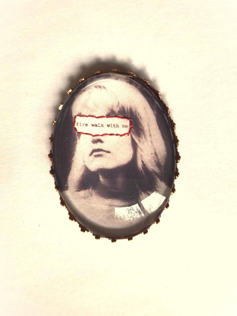 Laura Palmer - Handbestickte Brosche „Twin Peaks" Laura Palmer - Handbestickte Brosche „Twin Peaks" von AtelierAgueda
