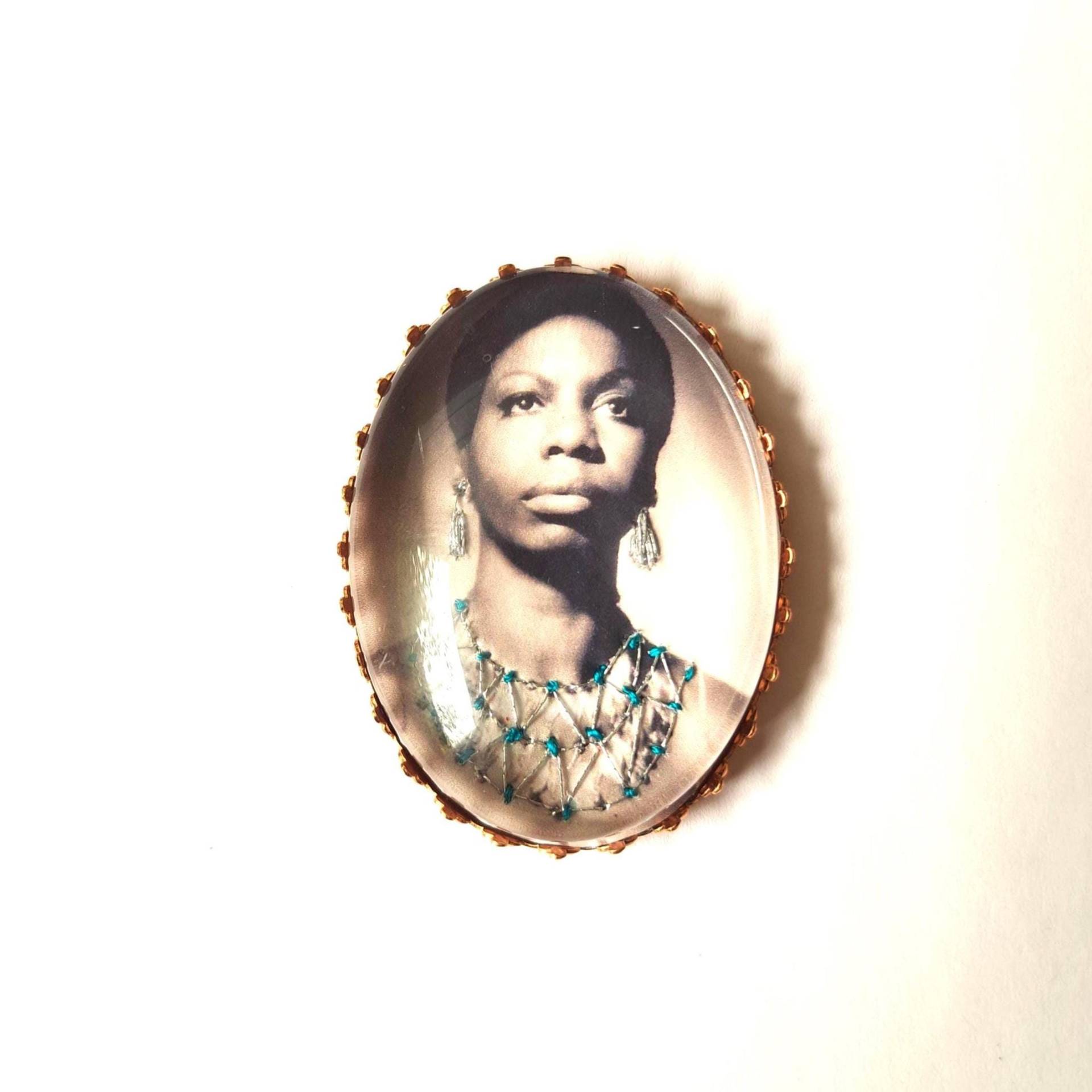Nina Simone Handbestickte Brosche Nina Simone Handbestickte Brosche von AtelierAgueda