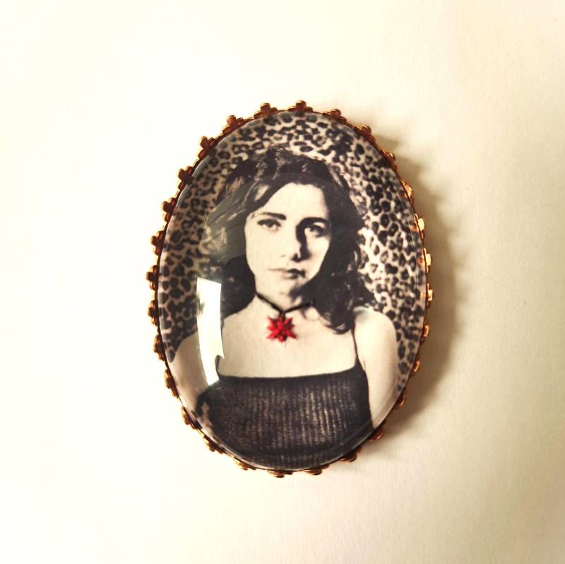Pj Harvey Handbestickte Brosche Pj Harvey Handbestickte Brosche von AtelierAgueda