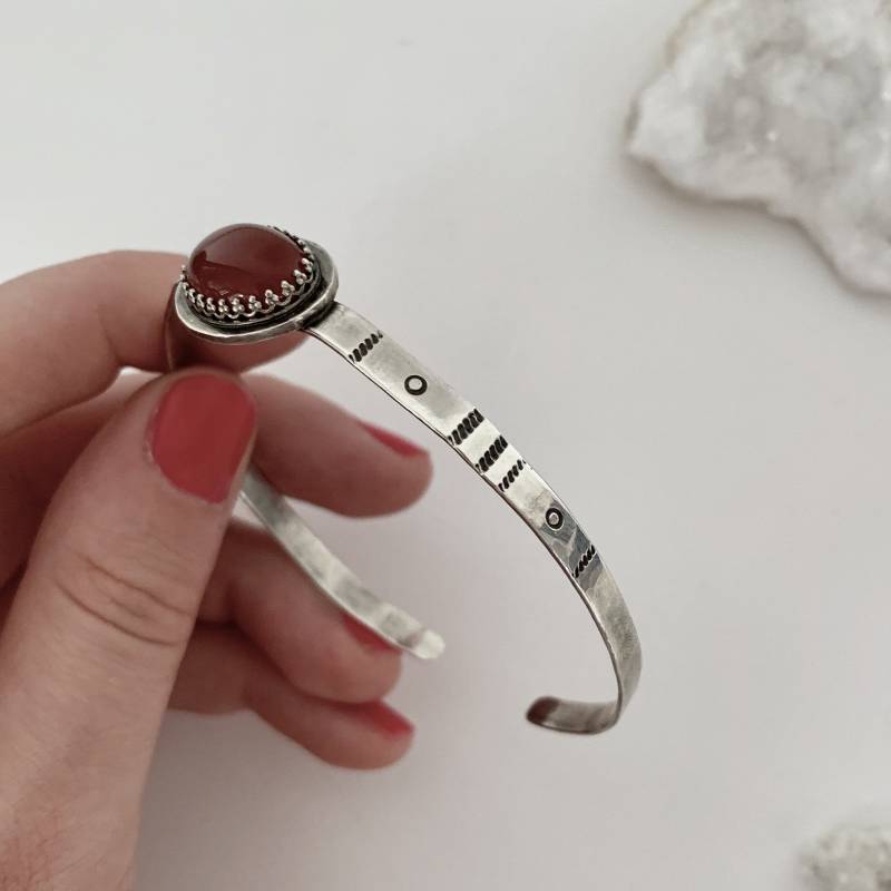 Armreif Edelstein Silber Carneol Armband Geschenk Weihnachten Weihnachtsgeschenk Für Freundin Handmade Unikat von AtelierAlamea