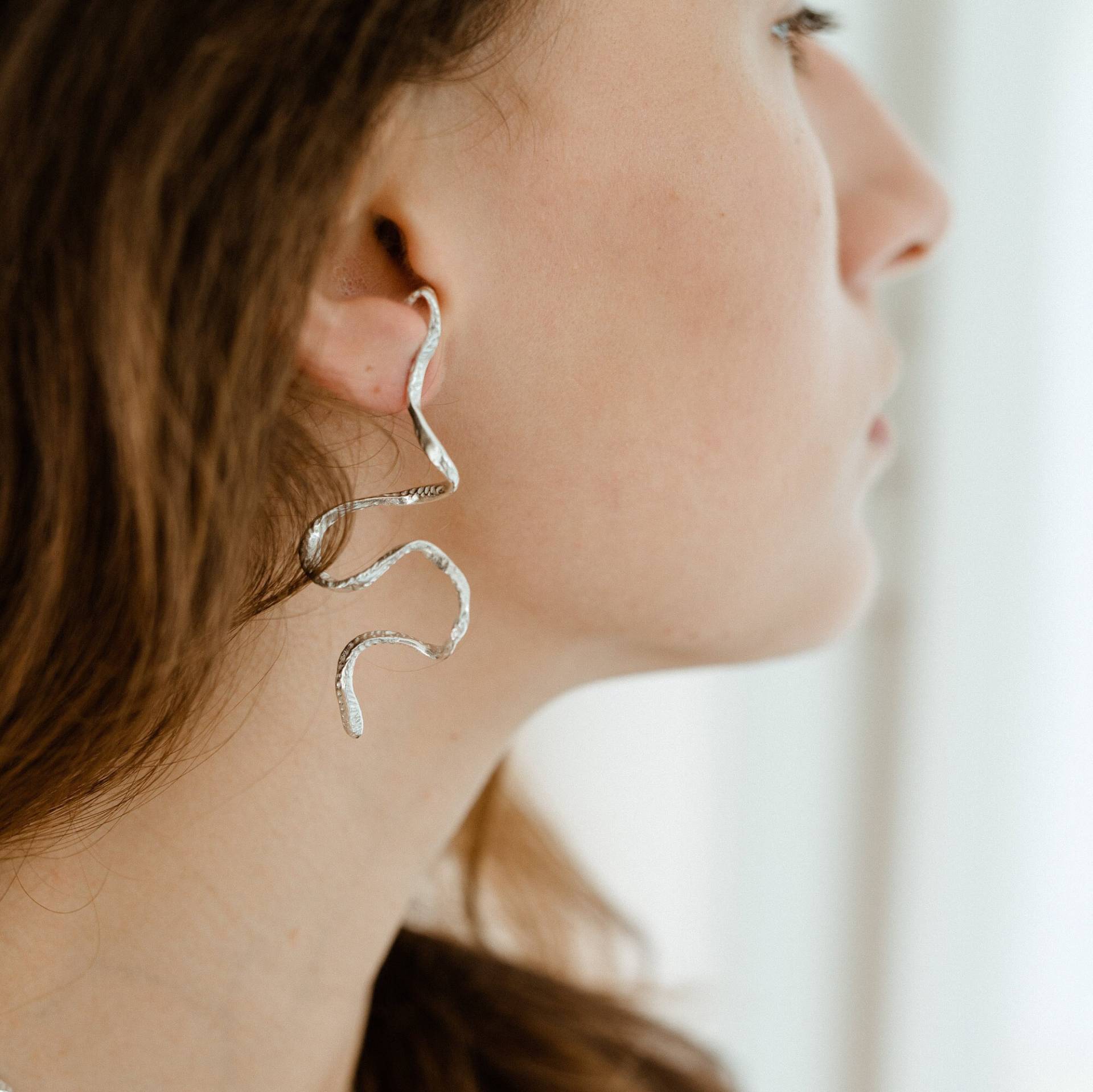 Einzelner Ohrring Silber Schmuck Handgefertigt in Deutschland Silberschmuck Unisex Handgemacht Silberohrring Besondere Form Einzelner Ohrring Silber Schmuck Handgefertigt in Deutschland Silberschmuck Unisex Handgemacht Silberohrring Besondere Form von AtelierAlamea