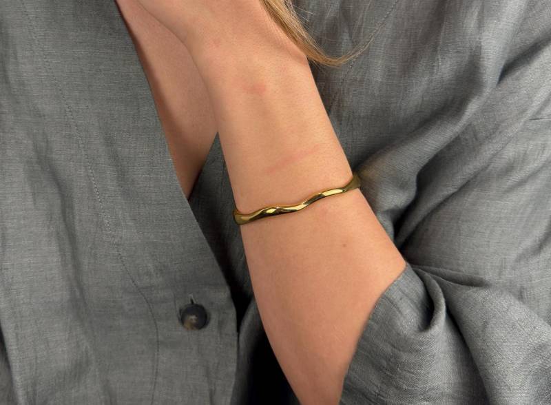 Armband Armreif Gold Edelstahl Armband Größenverstellbar Wasserfest von AtelierAmalfi