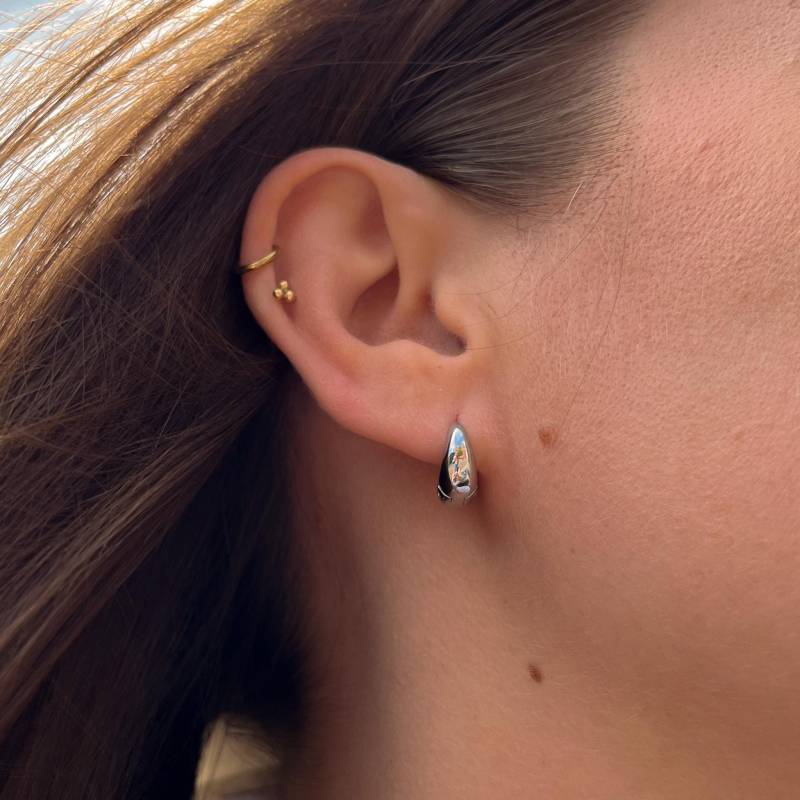 Creolen Silber Scandi Style Edelstahl Wasserfeste Mini Silber Creolen Geschenk Freundin Schwester Everyday von AtelierAmalfi