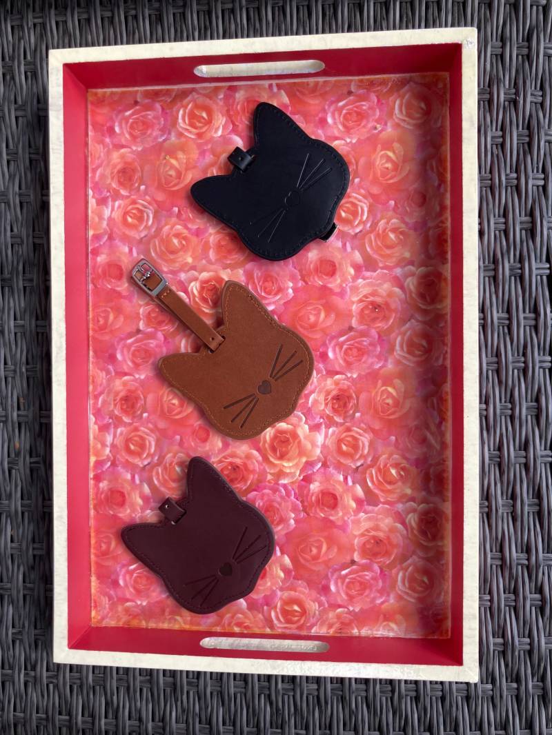 To Go - Kofferanhänger Katze Tasche Koffer Reisetasche Rucksack Geschenk Mädchen Junge Überraschung Mitbringsel Freund Freundin Reise von AtelierCatHamburg