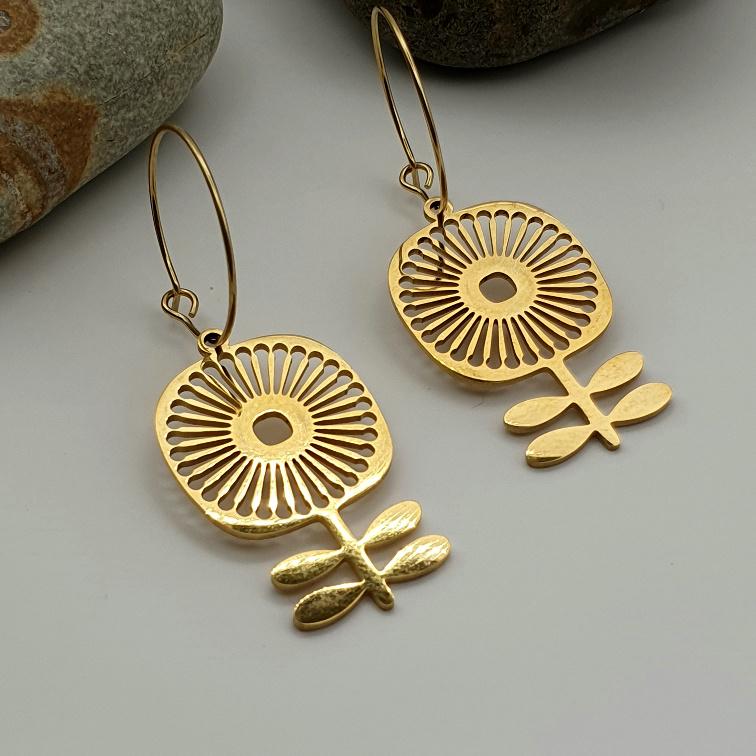 Goldene Ohrringe Aus Edelstahl Im 60S Retro Look | Boho Folk Hippie von AtelierColoreDE