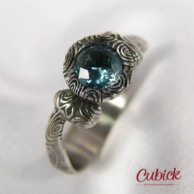 Medurin Damast Ring Mit Aquamarin/Damast Stahl Ring/Verlobungsring/Ehering/Frauenring - Unikat Und Original von AtelierCubick