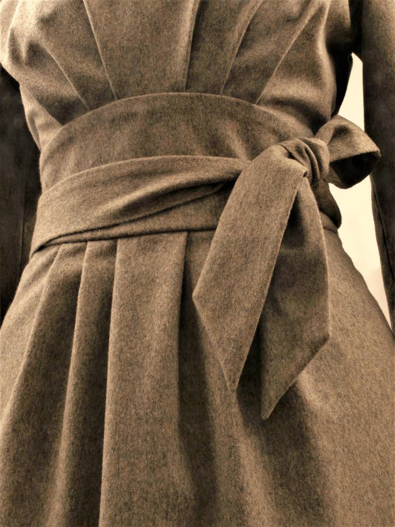 Tailliertes Winterkleid von AtelierDanielaStruck