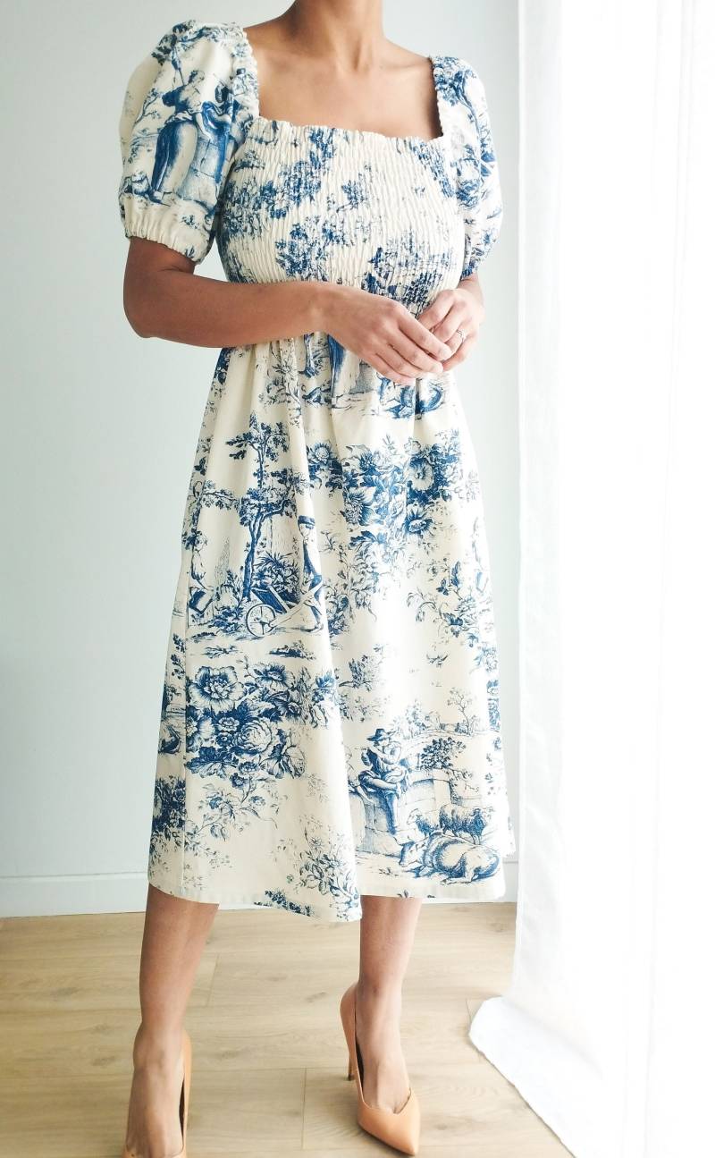 Langes Kleid Aus Blauem Toile De Jouy von AtelierDarra
