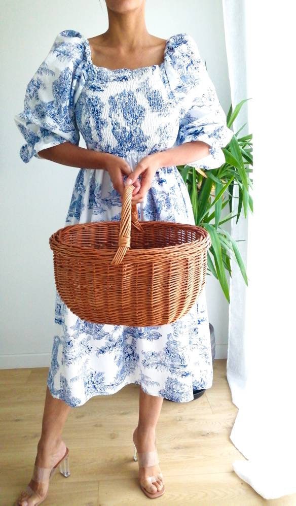 Langes Kleid Mit Puffärmeln Aus Blauer Baumwolle Toile De Jouy-Druck von AtelierDarra