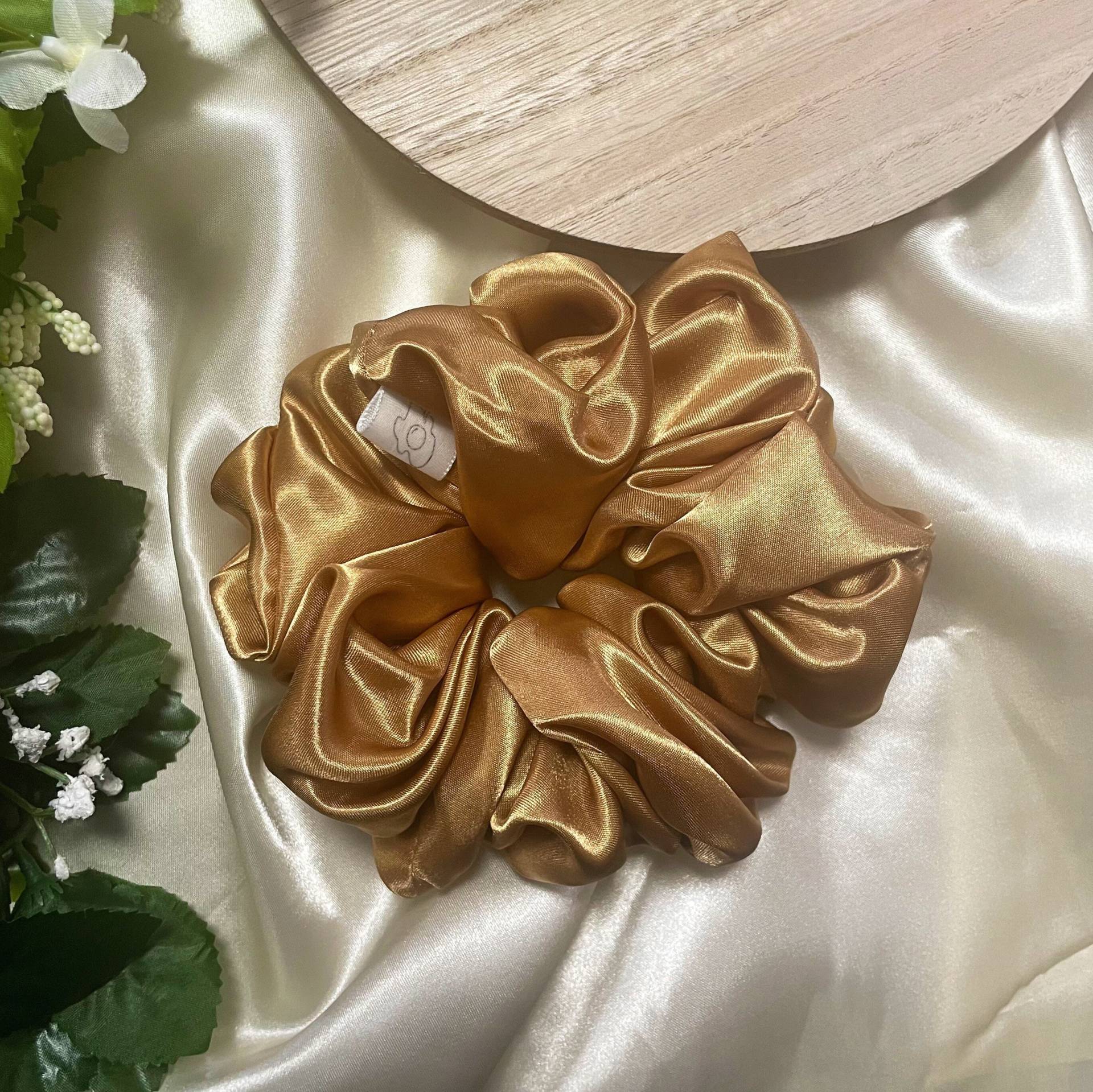 Goldrausch Satin Scrunchie | Gold Xl Luxus Handgefertigt in Den Usa Goldrausch Satin Scrunchie | Gold Xl Luxus Handgefertigt in Den Usa von AtelierEgg